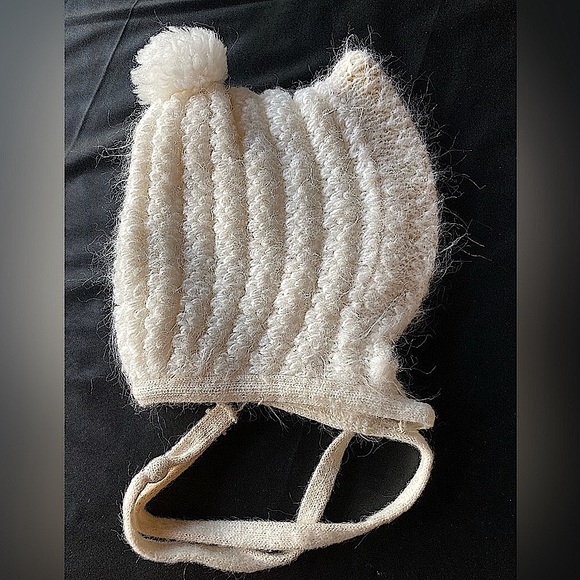 2/$10 - White & Pink Baby Bonnets and White knit Baby Booties with tassels - Picture 11 of 15